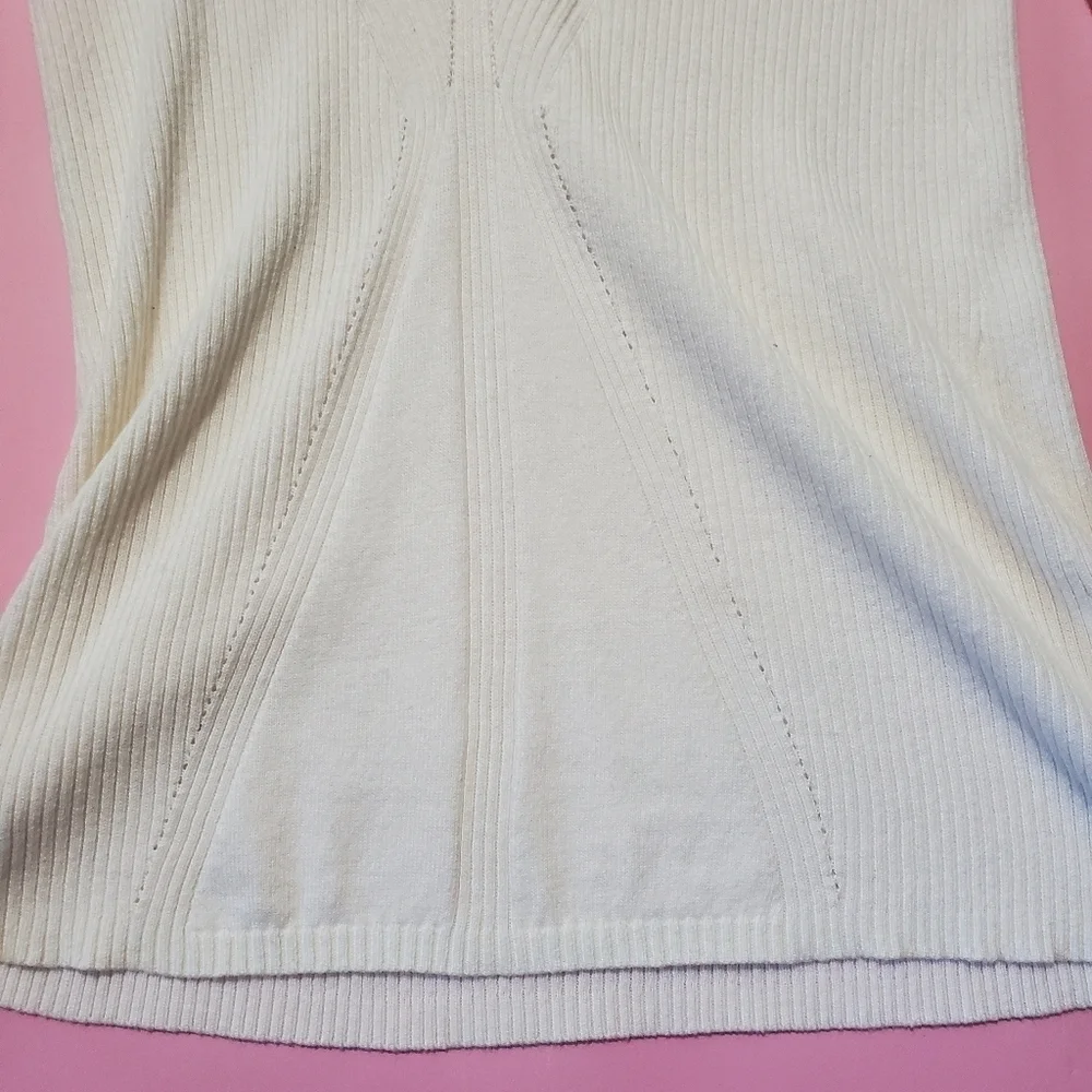 ✨️ DKNY Jeans Cream Off White Knit Sweater ✨️